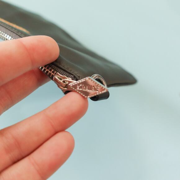 Mz Wallace Black Zipper Top Nylon Mini Costmetic Bag Red Lining - Picture 4 of 6